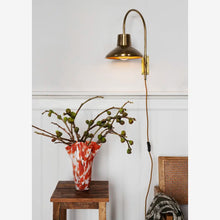 Load image into Gallery viewer, Mottled Glass Tomato Wave Vase
