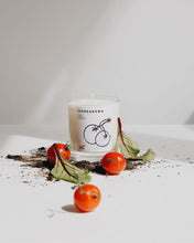 Load image into Gallery viewer, Homegrown Tomato, Lemon &amp; Leafy Greens Scented Candle
