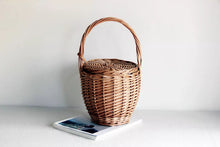 Load image into Gallery viewer, Wicker Bucket Basket Bag with Lid
